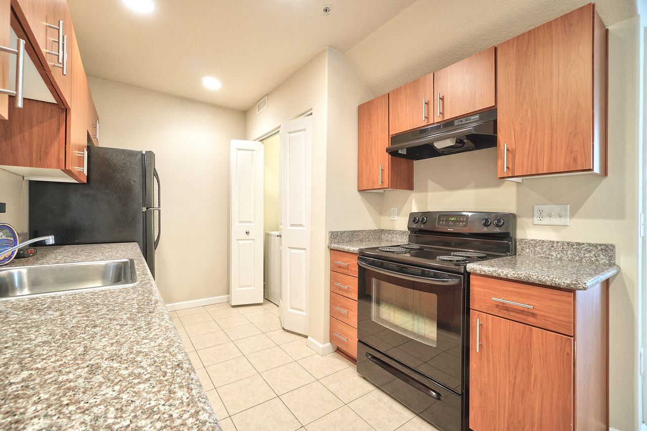 Creekview Crossing Apartments Kitchen