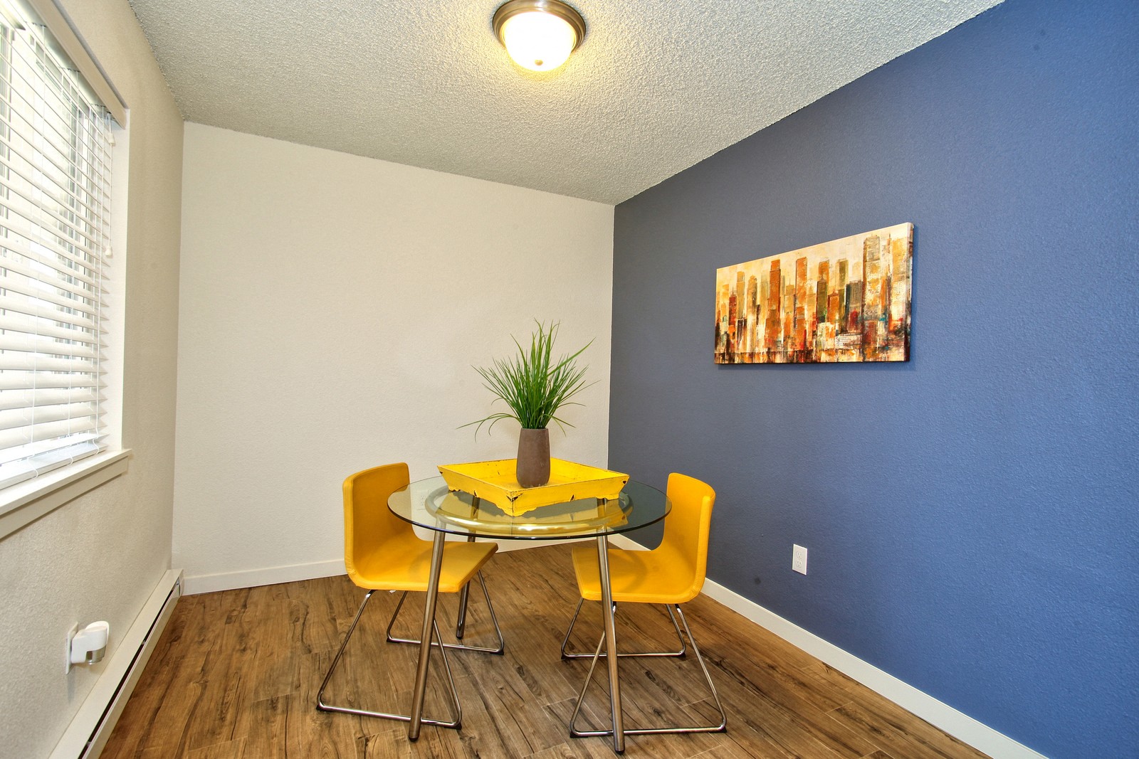 Parc Central_Vancouver WA_ Blue Dining Area
