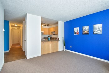 Parc Central_Vancouver WA_Living Room into Kitchen - Photo Gallery 26
