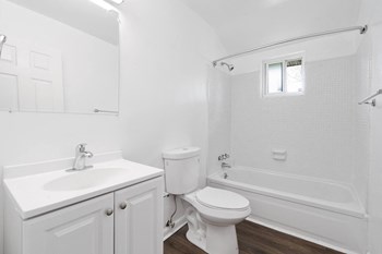 Rolling Green Apartments Renovated Bathroom - Photo Gallery 15