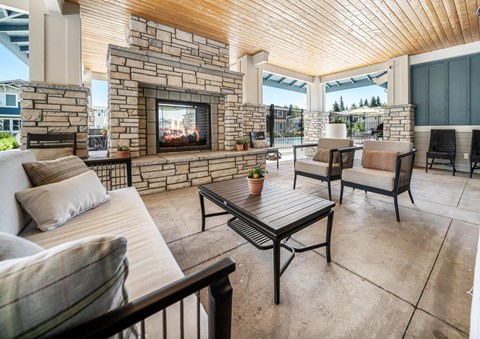 EvergreenVillageDeltaRidge_Eugene_OR_Ext_Amenity_Fireplace_3
