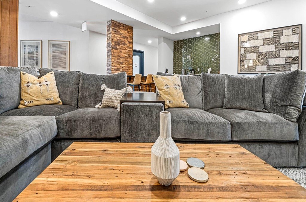 TheEddy_Bend_OR_Int_Lounge_Couch