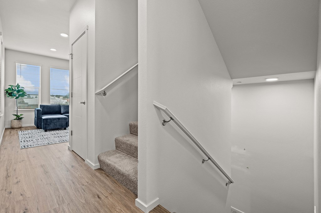 FirGrove_Vancouver_WA_3BR_Stairs
