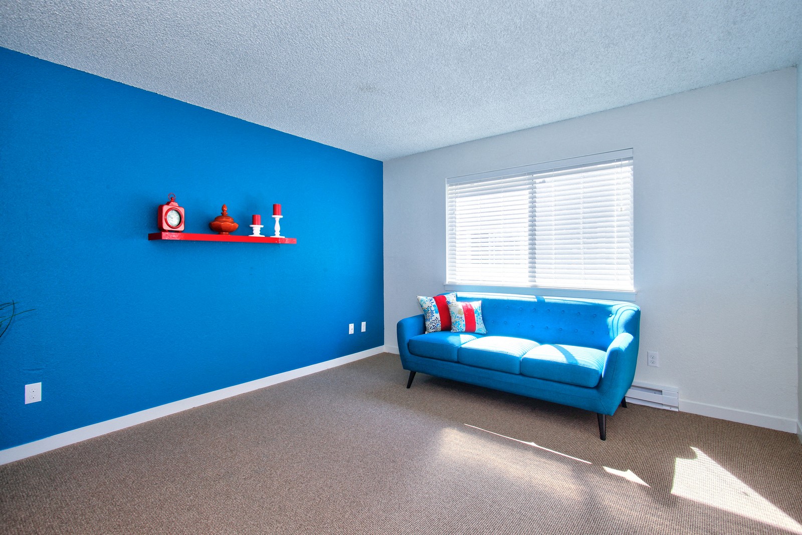 Parc Central_Vancouver WA_Blue Living Room Couch