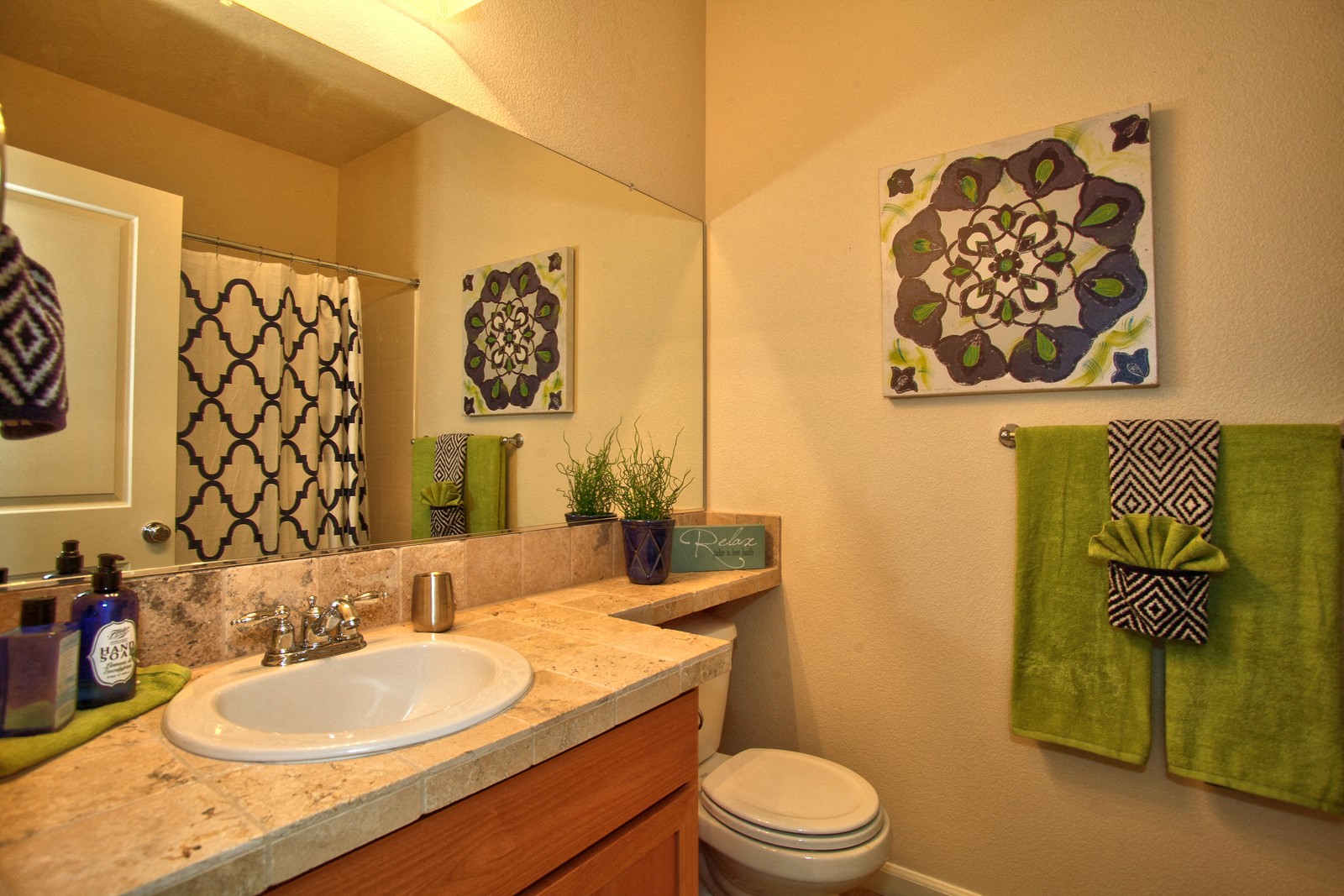 Washougal, WA Lookout at the Ridge Apartments bathroom