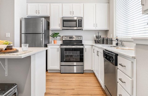 EvergreenVillageDeltaRidge_Eugene_OR_Int_Dining_4