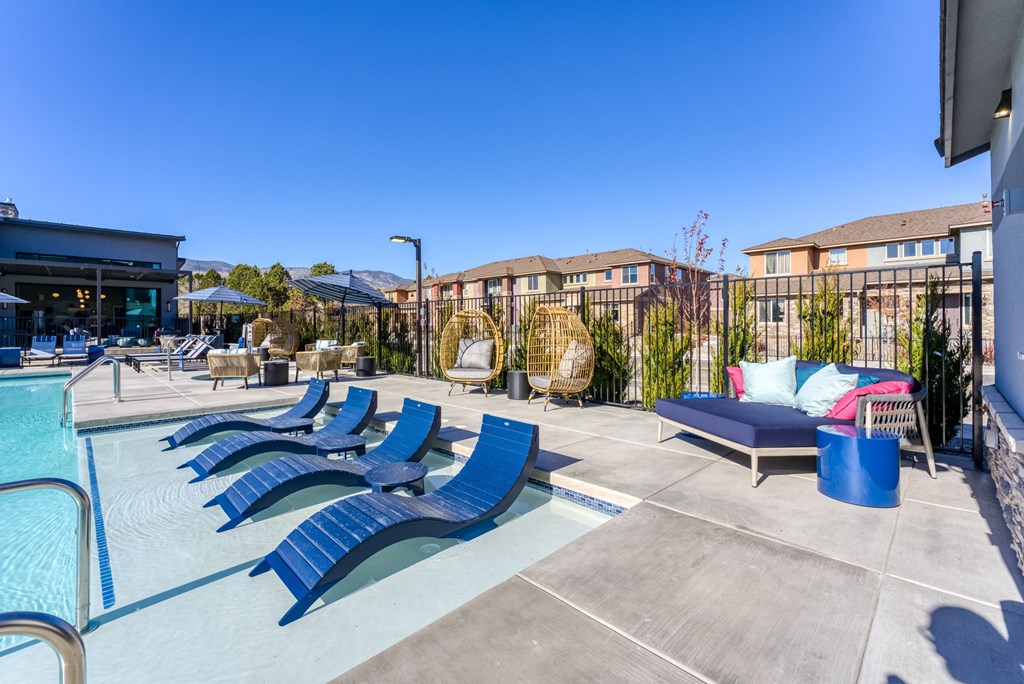 Marlette pool seating