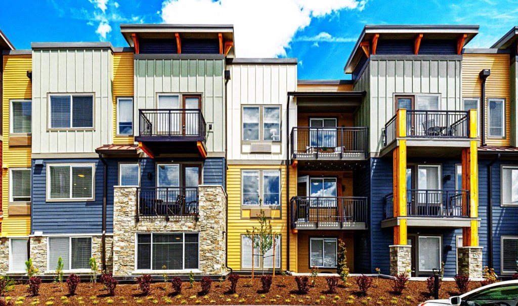 TheEddy_Bend_OR_Ext_Balcony