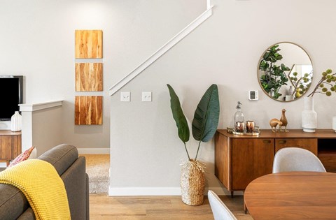 EvergreenVillageDeltaRidge_Eugene_OR_Int_Stairs