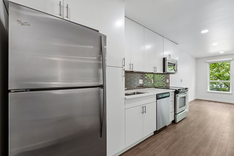 717 Dexter Avenue N Studio-2 Beds Apartment for Rent