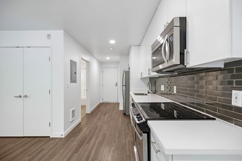 717 Dexter Avenue N Studio-2 Beds Apartment for Rent