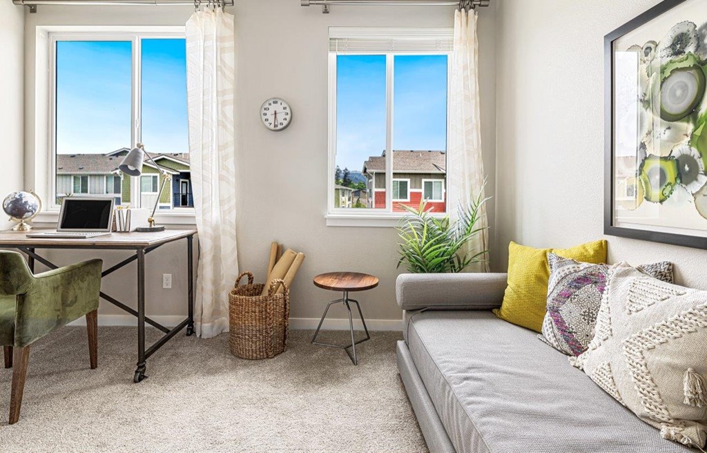 EvergreenVillageDeltaRidge_Eugene_OR_Int_HomeOffice