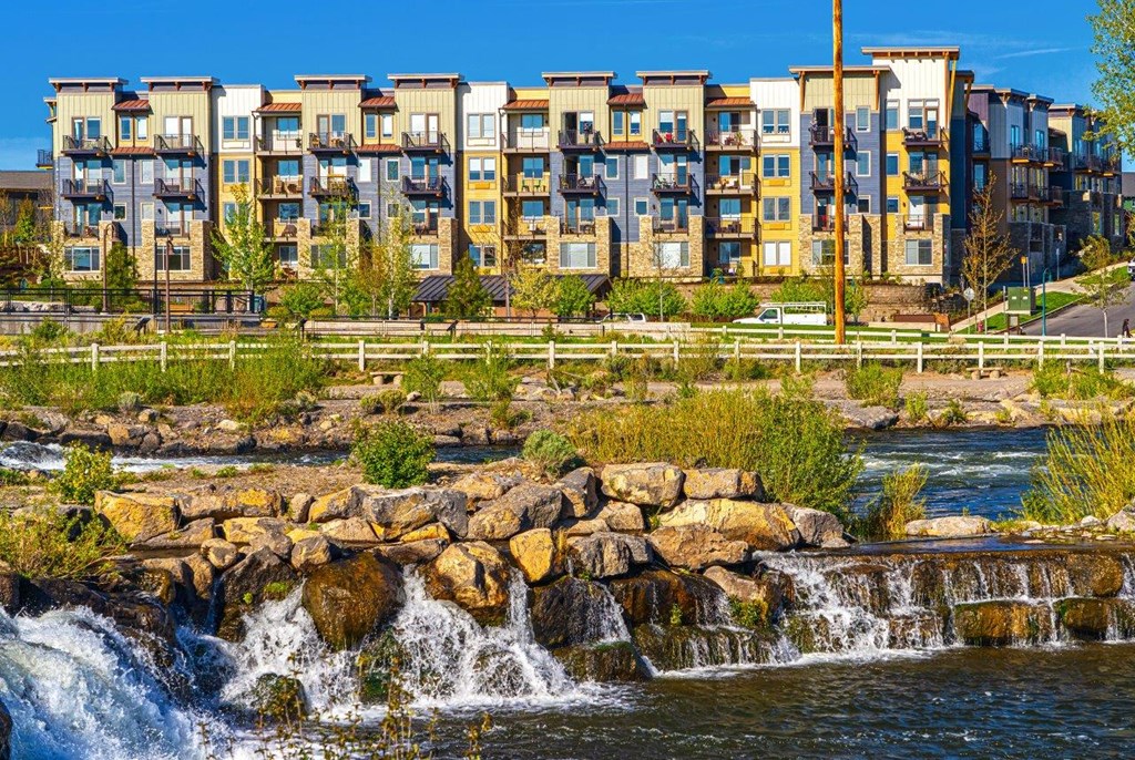 TheEddy_Bend_OR_Ext_RiverFacing