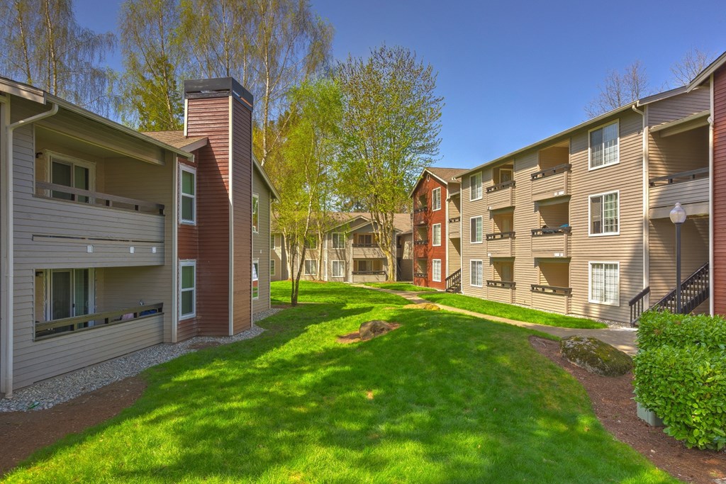Fulton's Crossing and Landing Apartments exterior