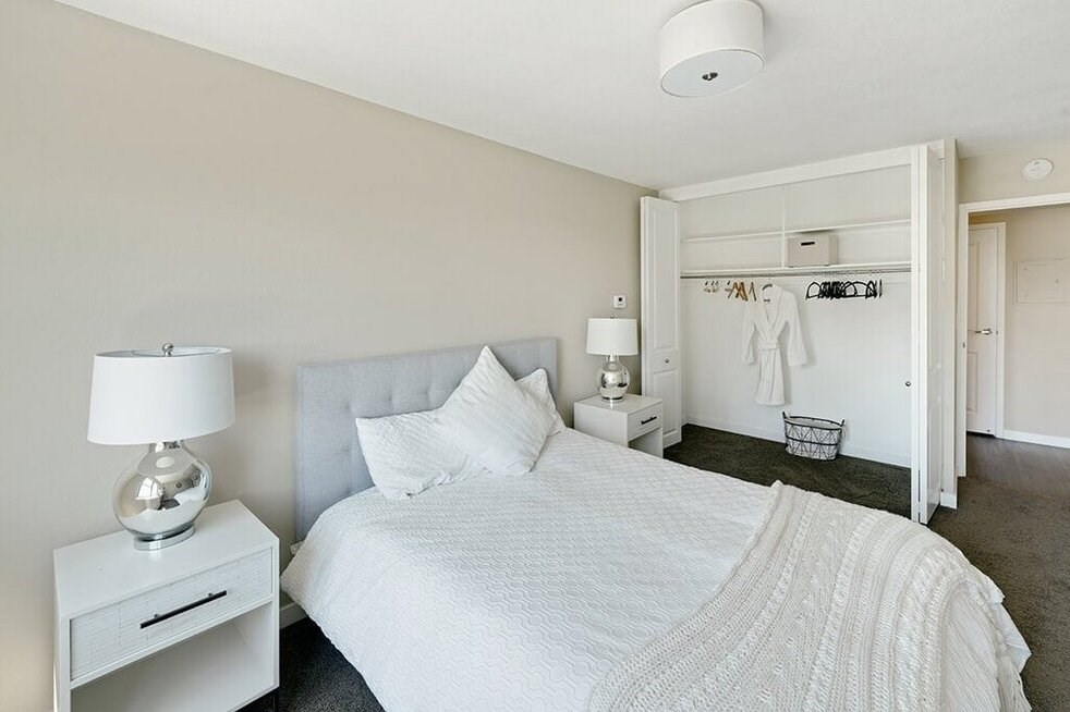 735 St. Clair Apartments in Portland, Oregon Model Bedroom 735 St. Clair Apartments in Portland, Oregon Model Bedroom