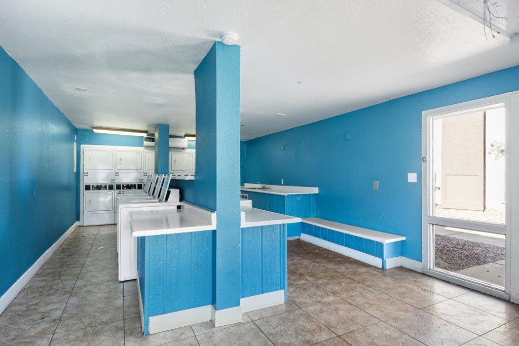 Madera at Metro Laundry room