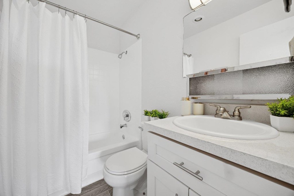 Madera at Metro Bathroom