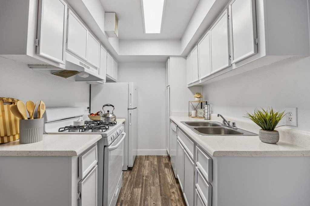 Madera at Metro White Kitchen