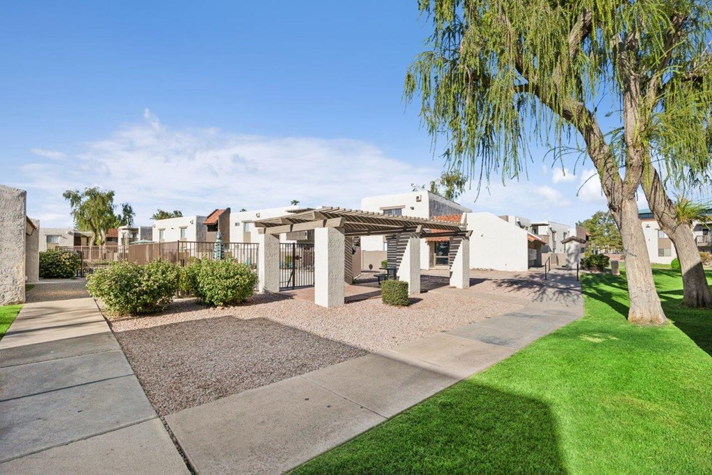 Madera at Metro Courtyard