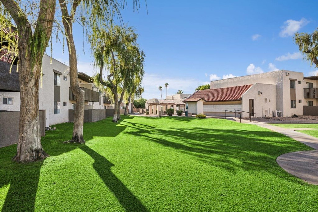 Madera at Metro Lawn