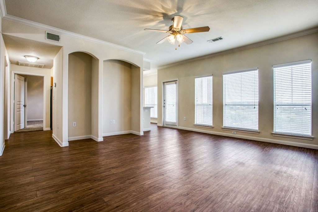 Hudson Miramont Apartments Living Room