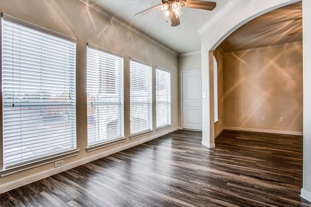 Hudson Miramont Apartments Living Room