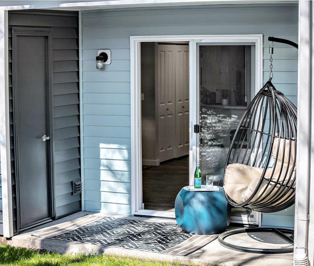 The Lakehouse Apartments Patio and Patio Furniture