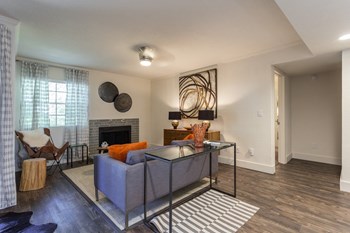 Retreat at Barton Creek Model Living Room - Photo Gallery 24