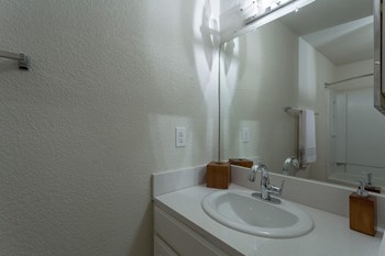 Retreat at Barton Creek Model Bathroom - Photo Gallery 35