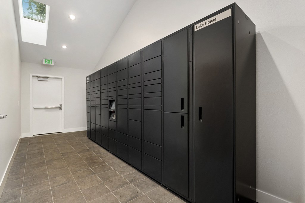 The Lakehouse Apartments Package Lockers