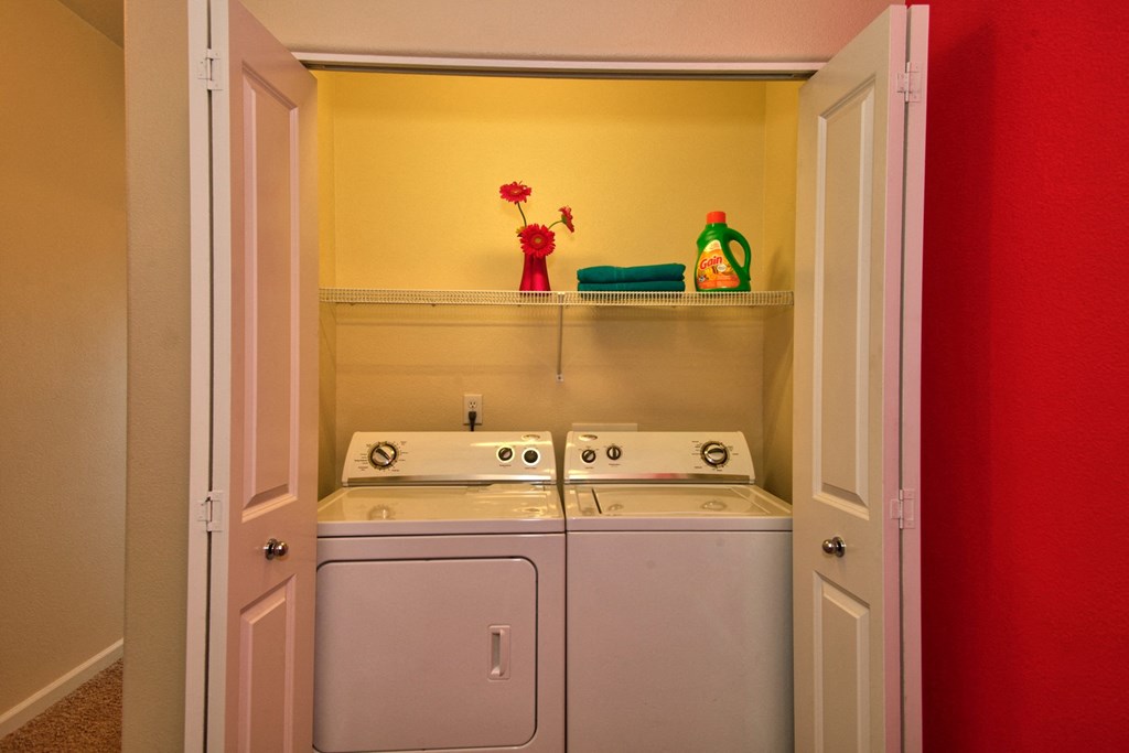 Springwater Crossing washer & dryer