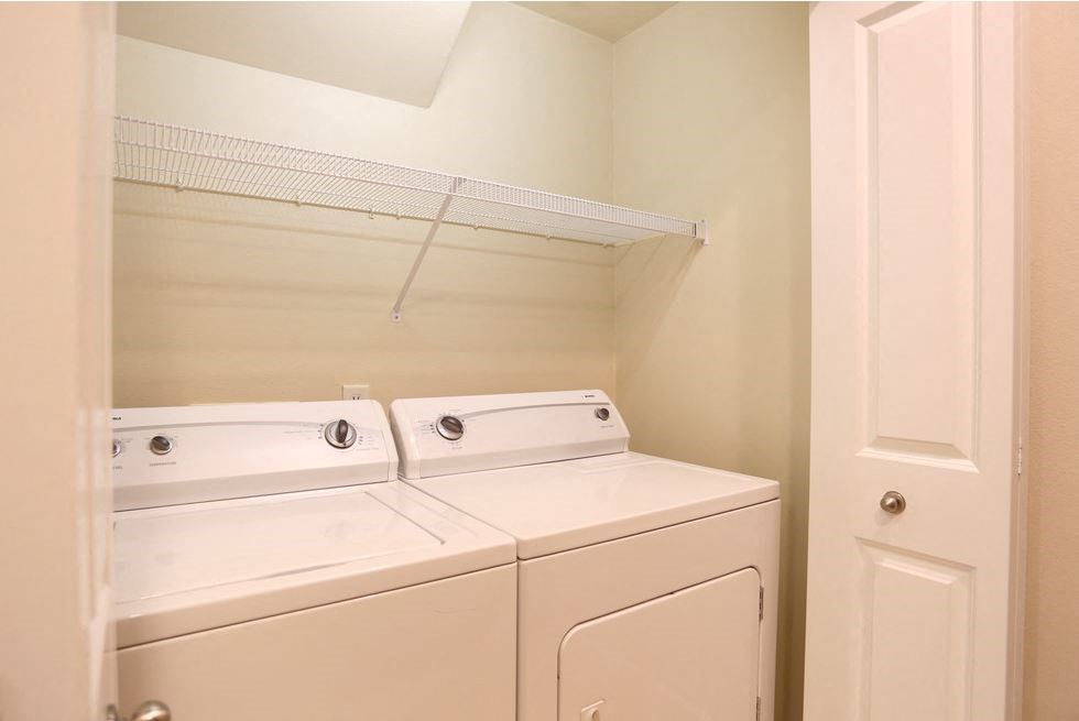 Sunset Crossing Apartment washer and dryer