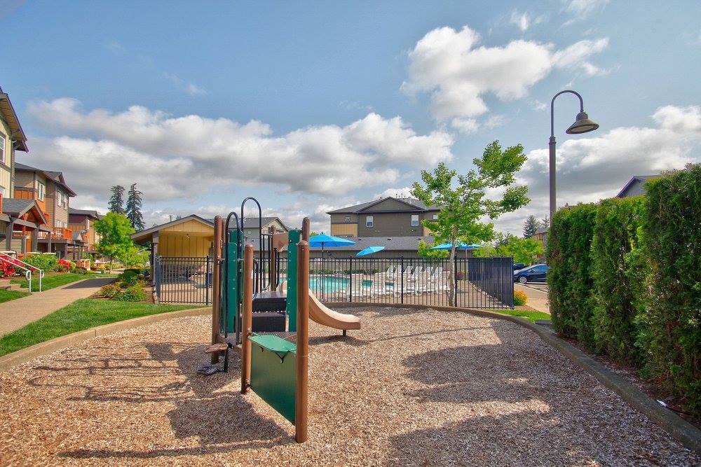 Creekview Crossing Apartments Exterior Playground