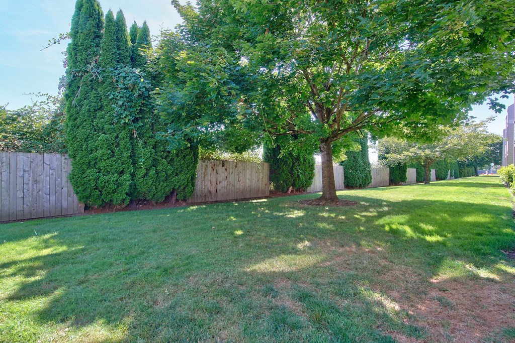 Parc East Apartments green space