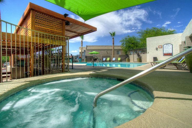 Domain 3201 Outdoor Hot Tub with Shade