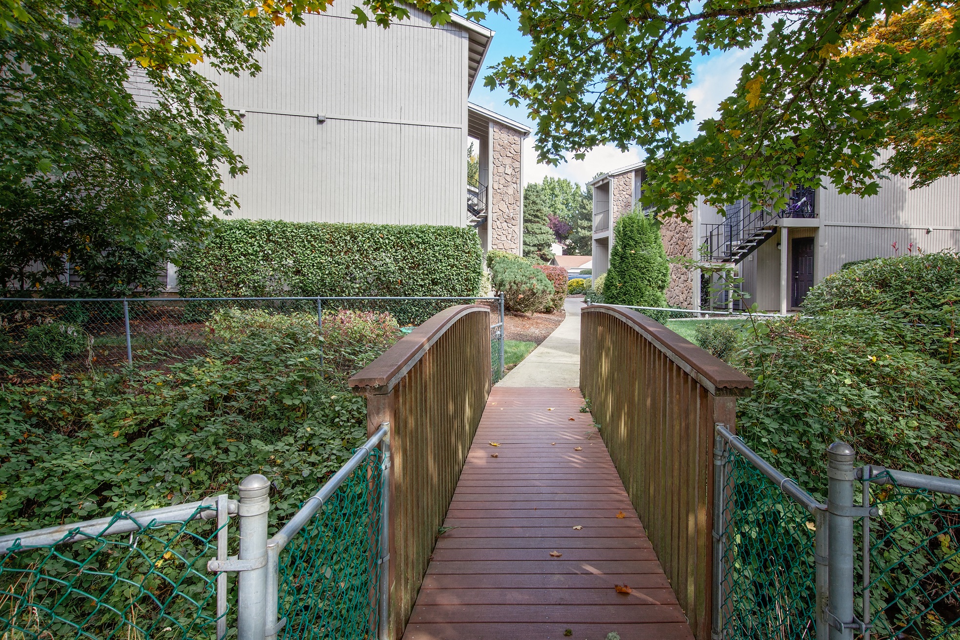 The Goose Aloha, Oregon Exterior Pathway Bridge