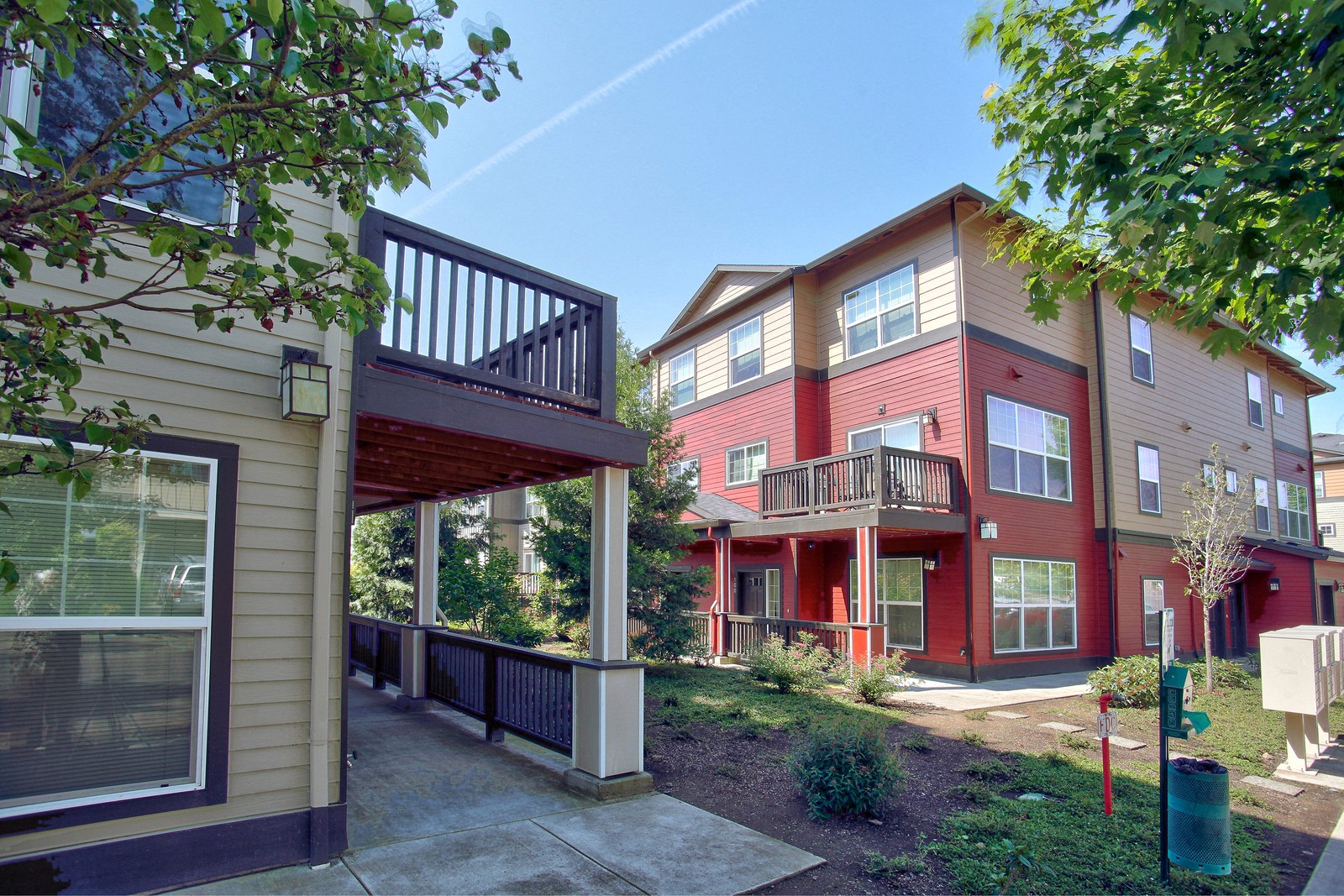 Washougal, WA Lookout at the Ridge Apartments exterior view landscape