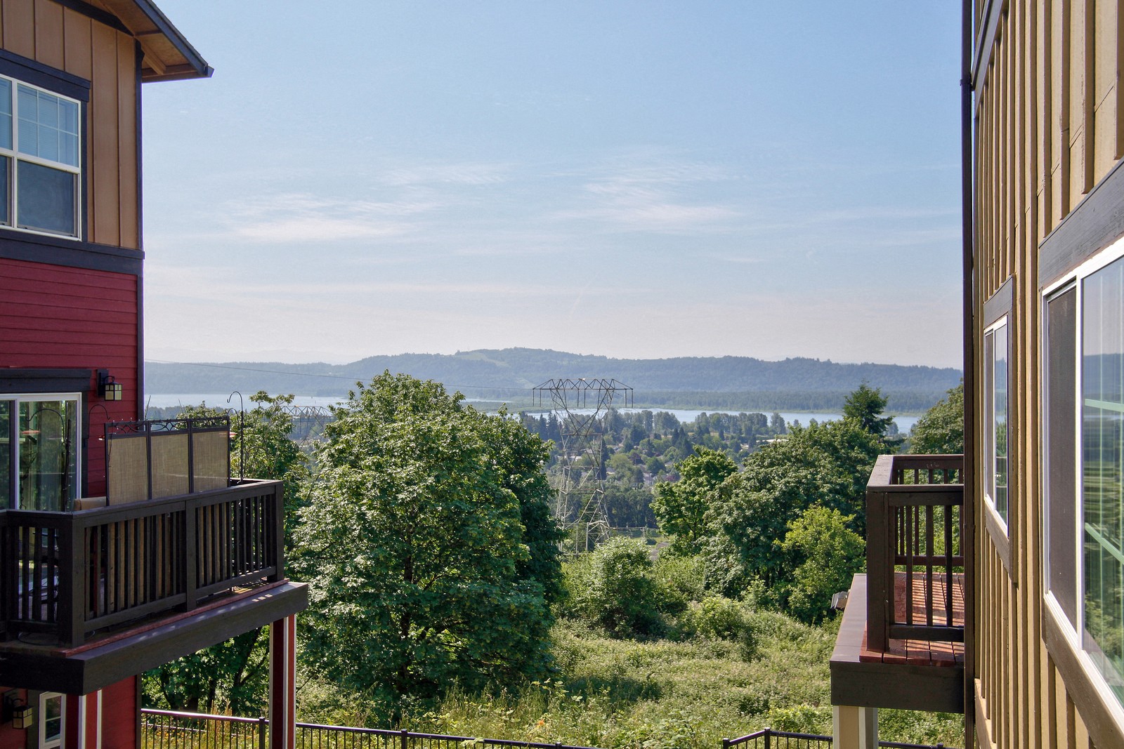 Washougal, WA Lookout at the Ridge Apartments exterior view landscape