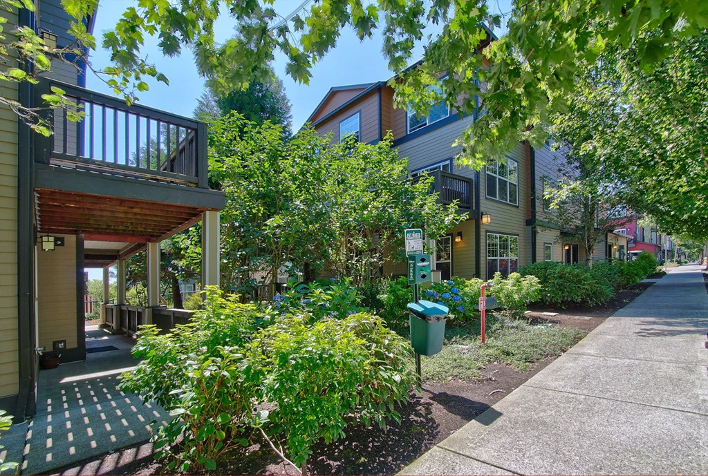 Washougal, WA Lookout at the Ridge Apartments exterior view landscape