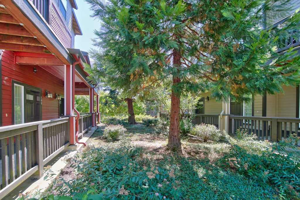 Washougal, WA Lookout at the Ridge Apartments exterior view landscape