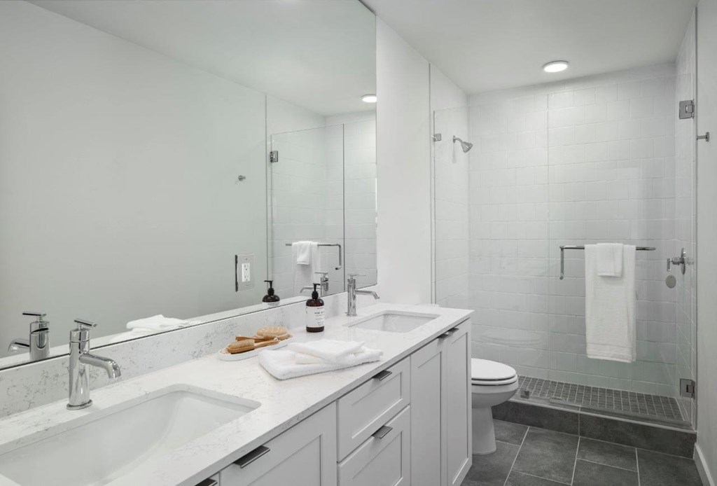 Altair by Soltura Model Bathroom