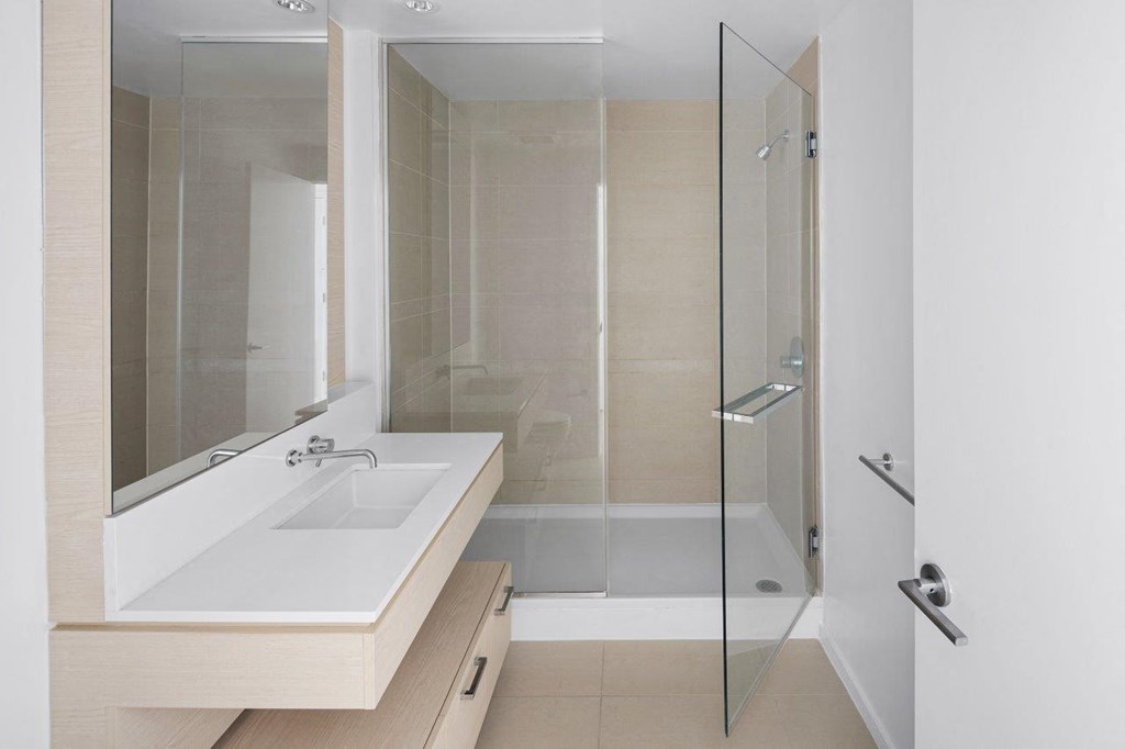 Alton District Luxury Apartments in Washington, DC Model Bathroom