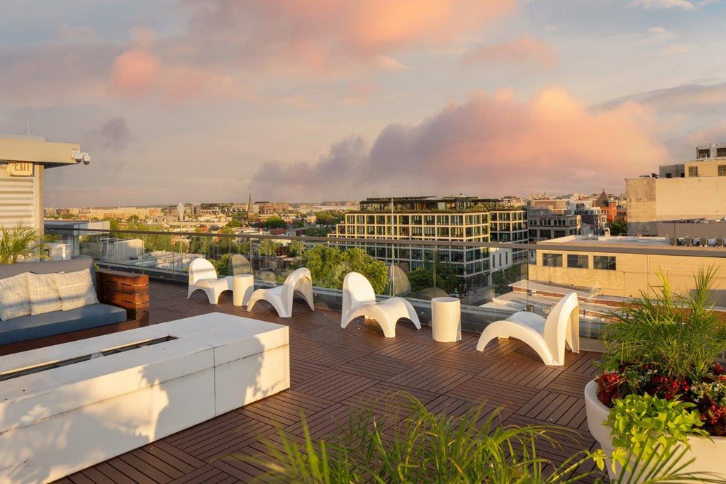 Alton District Luxury Apartments in Washington, DC Rooftop Terrace with Beautiful Views