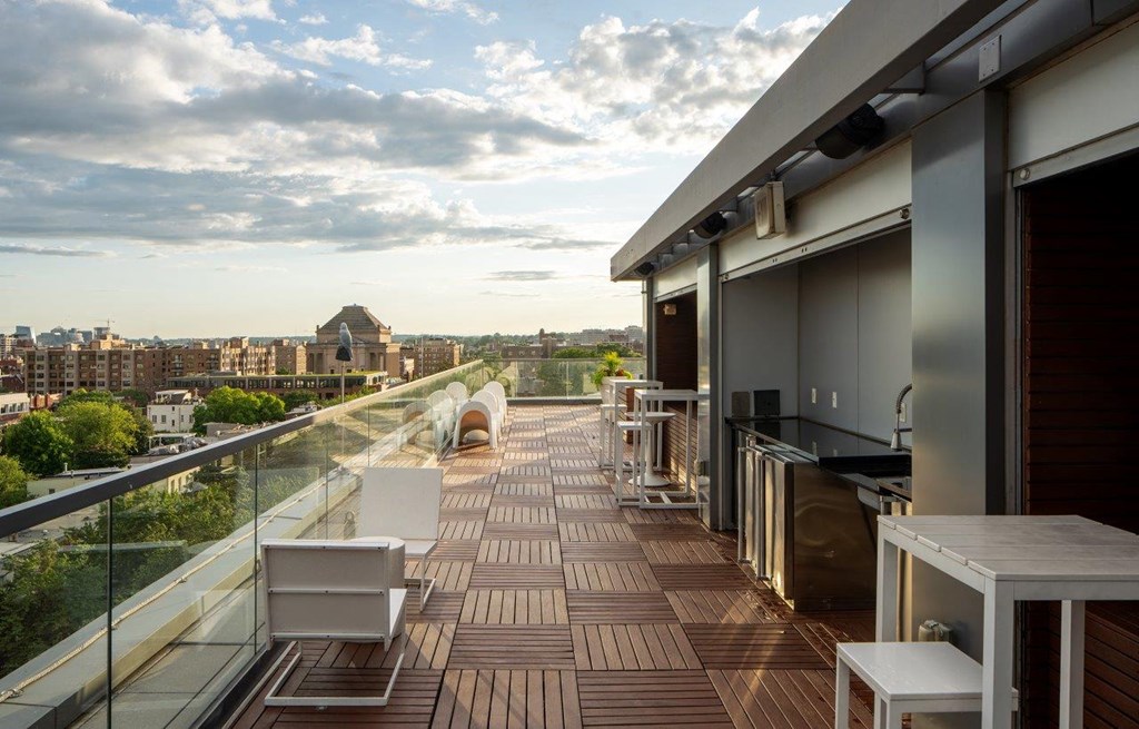 Alton District Luxury Apartments in Washington, DC Rooftop Terrace with Beautiful Views
