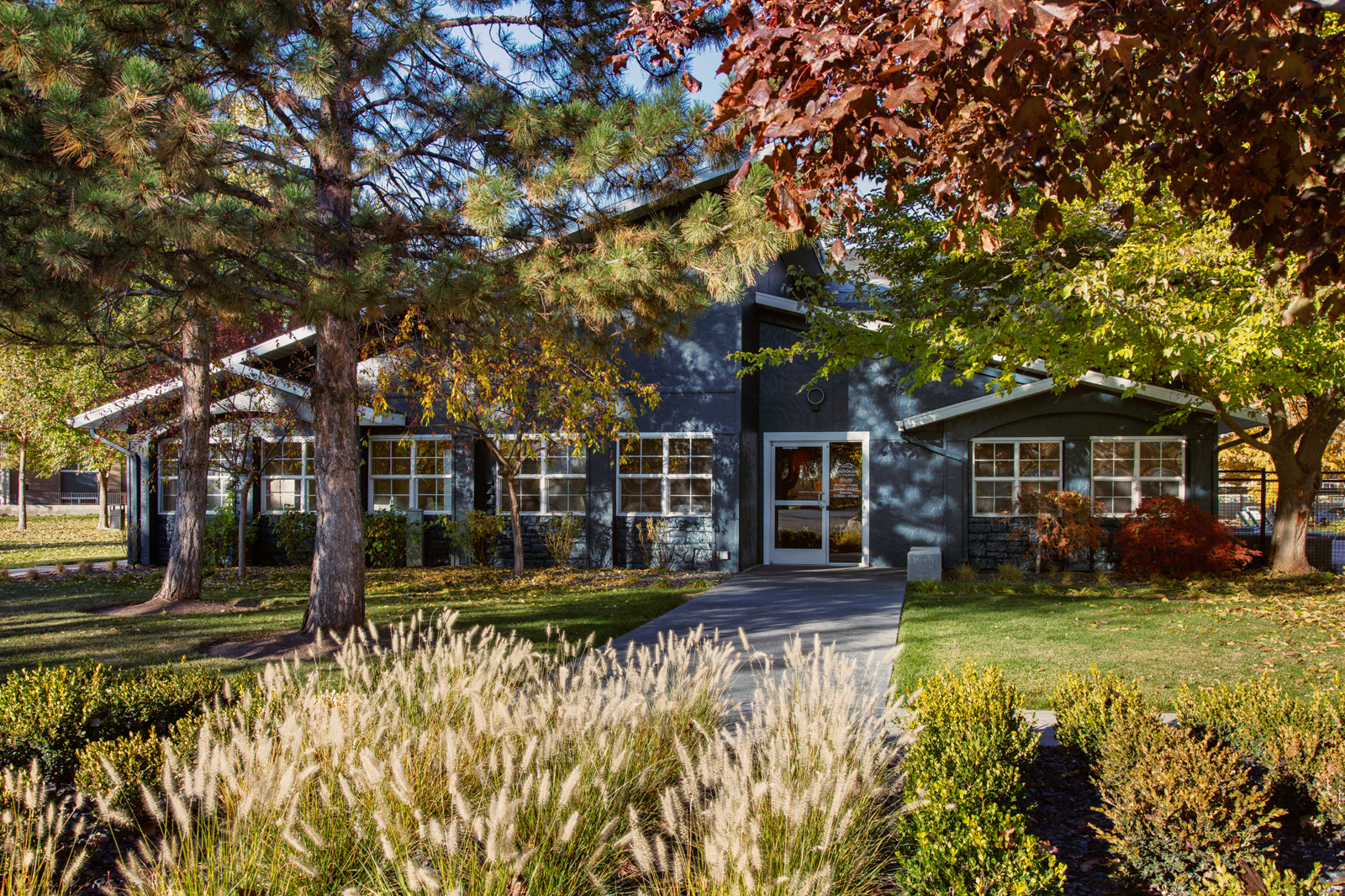 The Grove Apartments Building Exterior and Landscape