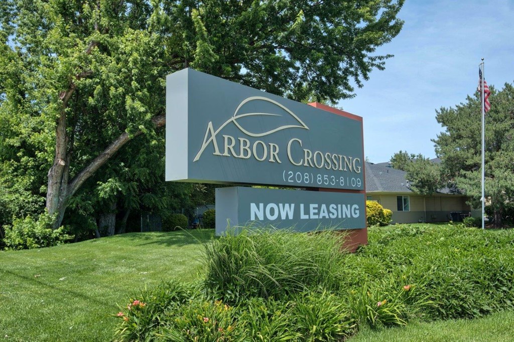 Arbor Crossing Apartments Monument Sign