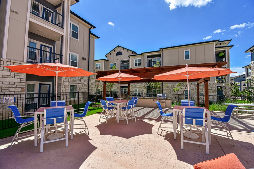 Aspire at Live Oak Outdoor BBQ Area and Seating