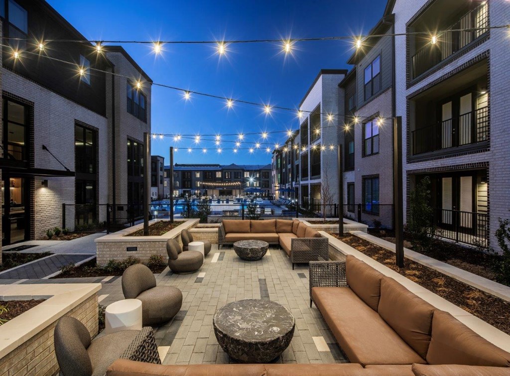 Aura 3Twenty Apartments in McKinney, Texas Patio Lounge Area