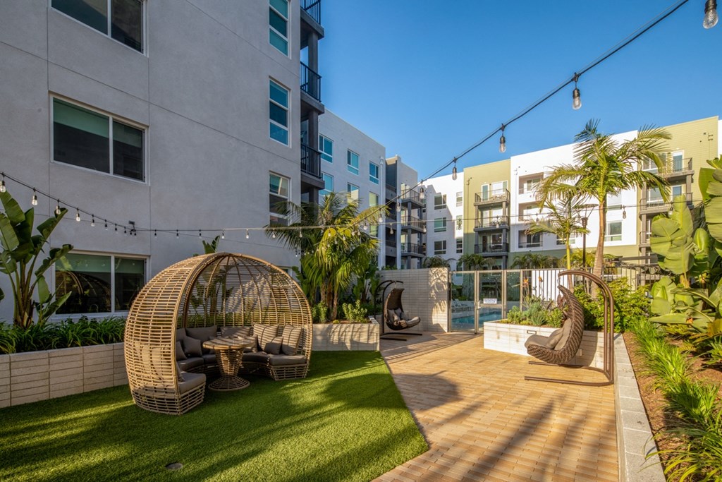 Park on First Apartments Outdoor Courtyard and Seating