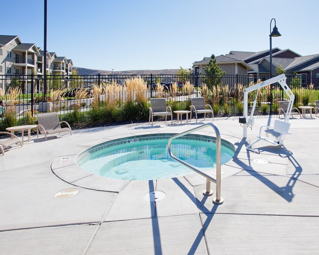 Badger Mountain Ranch Hot Tub